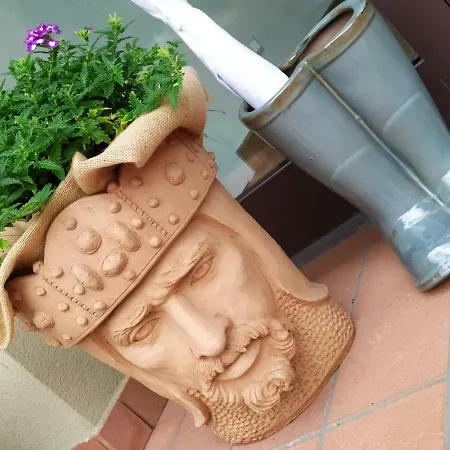 Sotto L'eremo Panzió Aci Catena