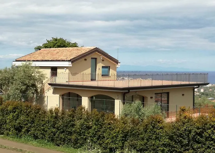 Sotto L'eremo Aci Catena