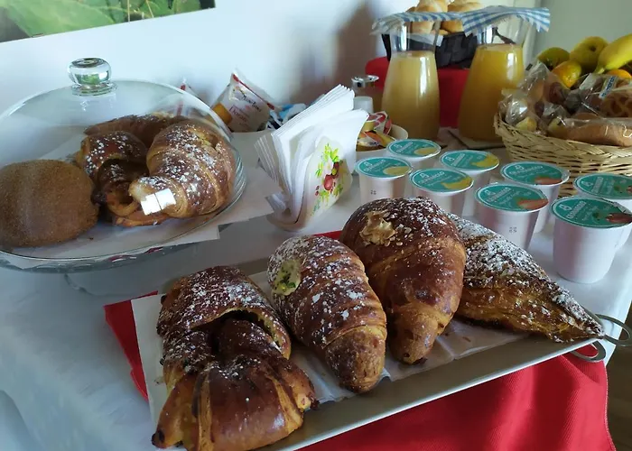 Sotto L'eremo 住宿加早餐酒店 Aci Catena