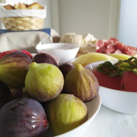Sotto L'eremo Bed & Breakfast