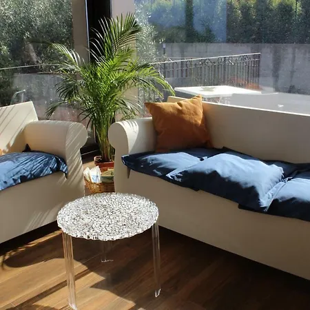 Sotto L'eremo Bed & Breakfast *