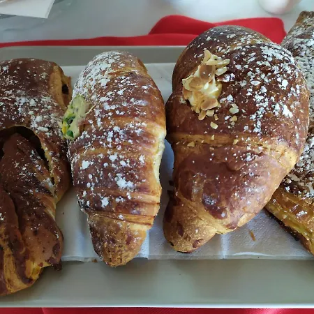 Sotto L'eremo Nocleg ze śniadaniem 3*